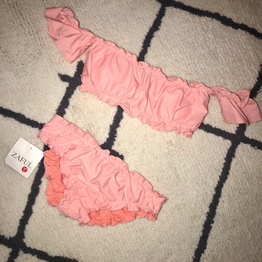 Off the shoulder bikini!